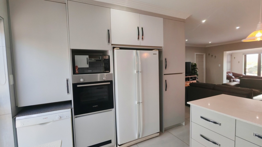 3 Bedroom Property for Sale in Hartenbos Heuwels Western Cape